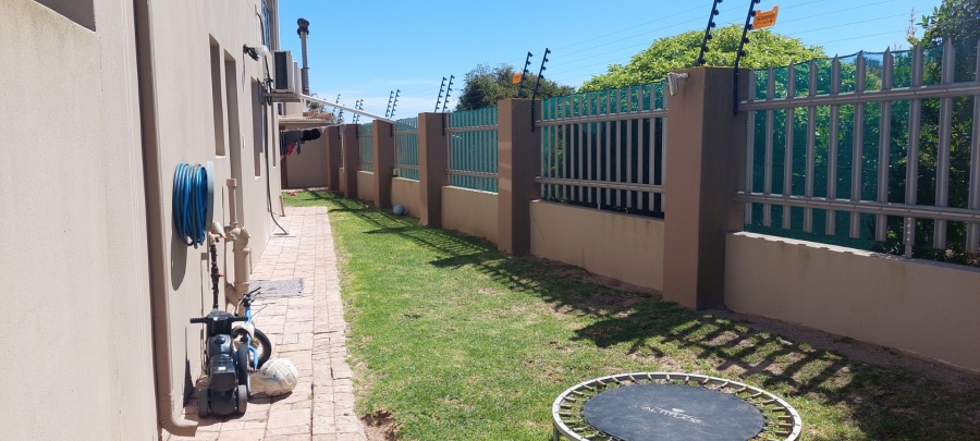 5 Bedroom Property for Sale in Myburgh Park Western Cape